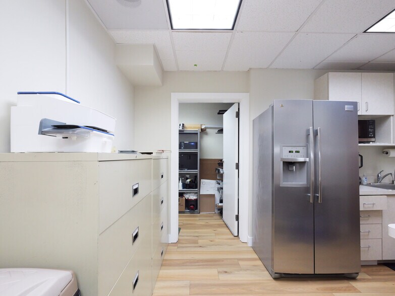 More Photos Of 25550 Hawthorne Blvd, Torrance Medical For Sale