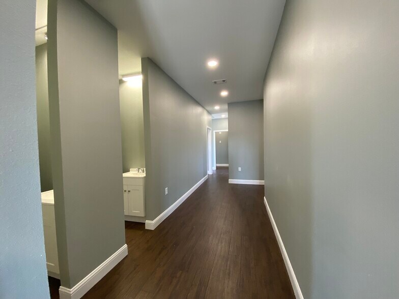 More Photos Of 5490 Washington Blvd, Beaumont Office For Lease