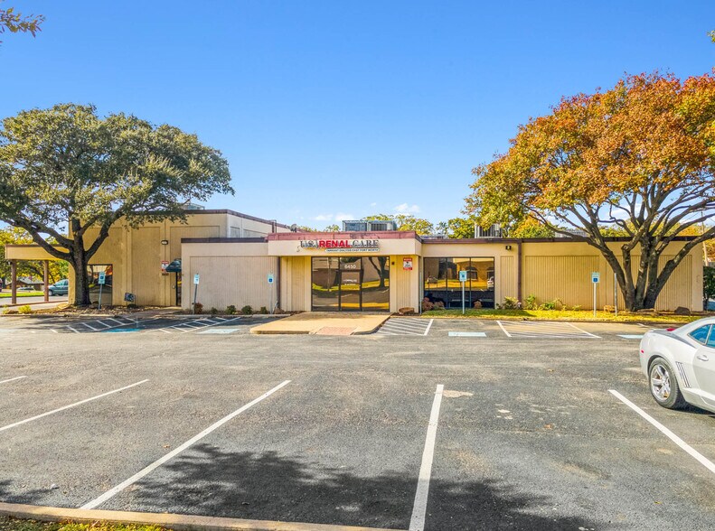 More Photos Of 6450 Brentwood Stair Rd, Fort Worth Medical For Sale