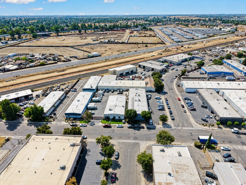 More Photos Of 4567 N Bendel Ave, Fresno Service For Lease