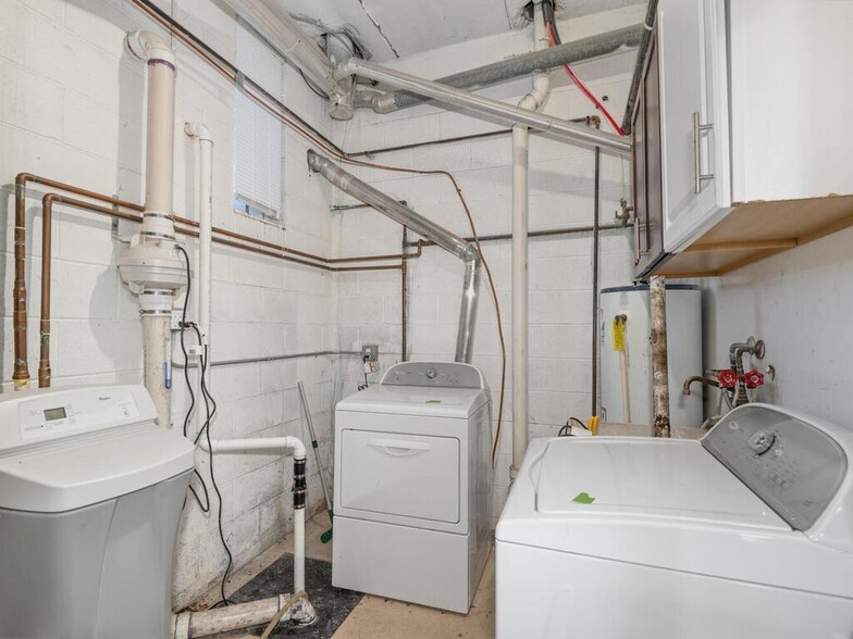 More Photos Of 1321 7th St S, Hopkins Manufacturing For Sale