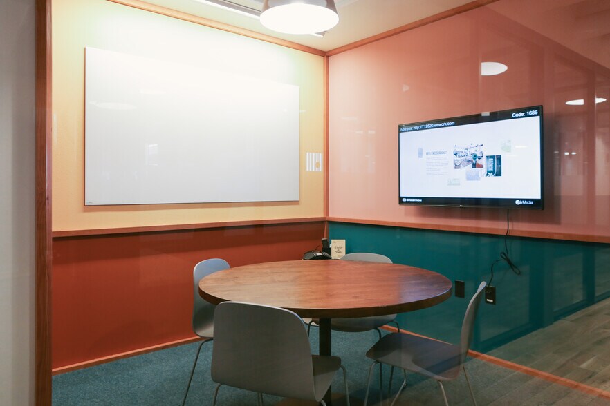 More Photos Of Two Embarcadero Ctr, San Francisco Office For Lease