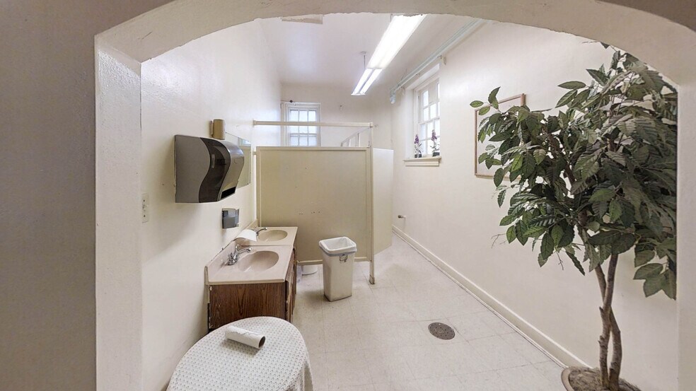 More Photos Of 3001-3015 W Mitchell St, Milwaukee Specialty For Sale