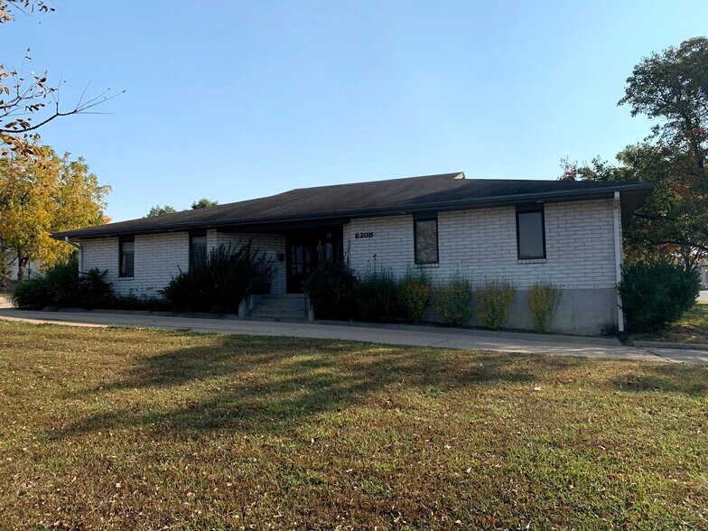 More Photos Of 6206 SW 9th Ter, Topeka Loft Creative Space For Lease