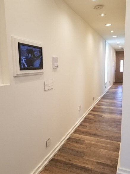 More Photos Of 1420 W Fulton St, Chicago Apartments For Sale