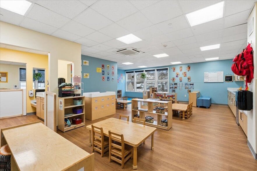 More Photos Of 443 W Lowell Ave, Haverhill Office For Sale