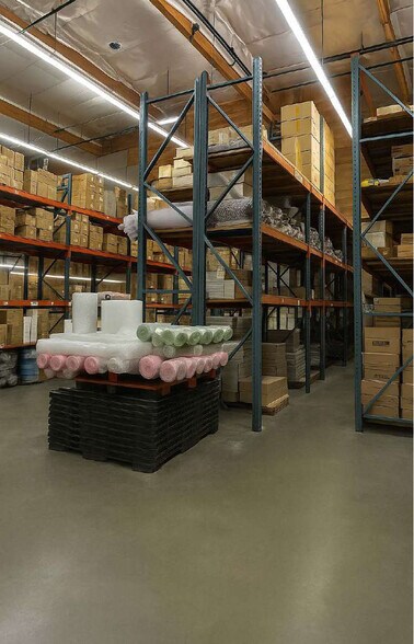 More Photos Of 639 Maple Ave, Los Angeles Manufacturing For Sale