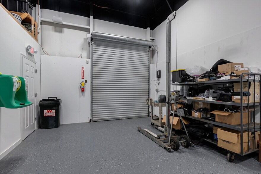 More Photos Of 328 Commerce Blvd, Bogart Warehouse For Sale