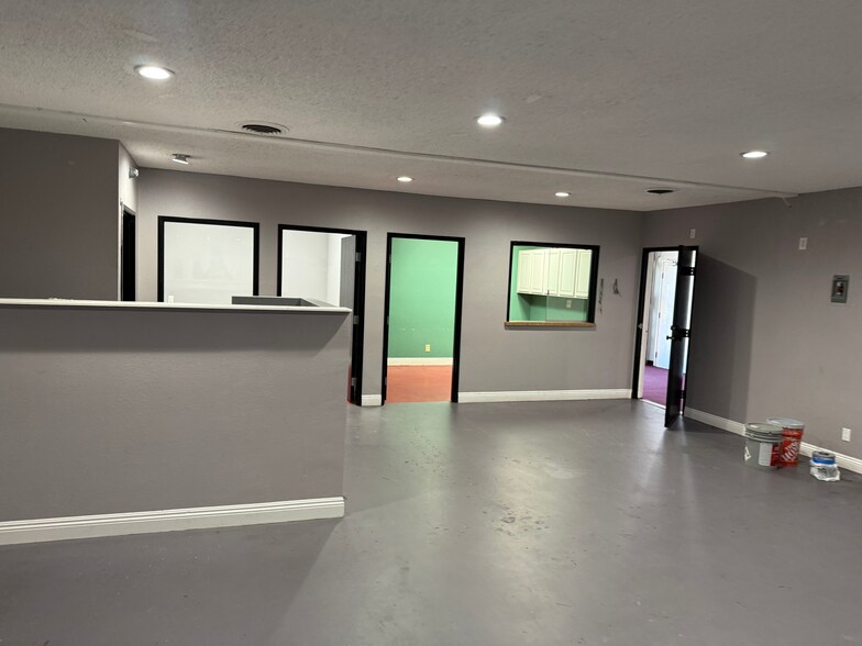 More Photos Of 1725 Beverly Blvd, Los Angeles Medical For Lease