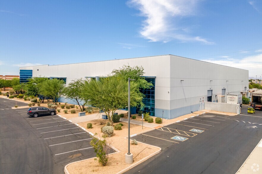 More Photos Of 295 E Corporate Pl, Chandler Distribution For Lease