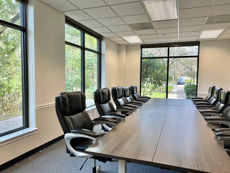 More Photos Of 7061 Deepage Dr, Columbia Office For Sale