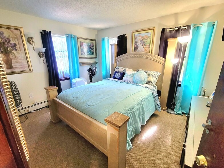 More Photos Of 270-276 Bellevue St, Hartford Apartments For Sale