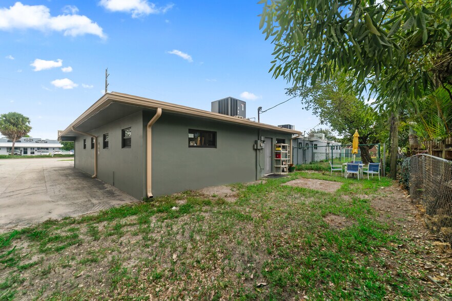 More Photos Of 370 E Prospect Rd, Oakland Park Office For Sale