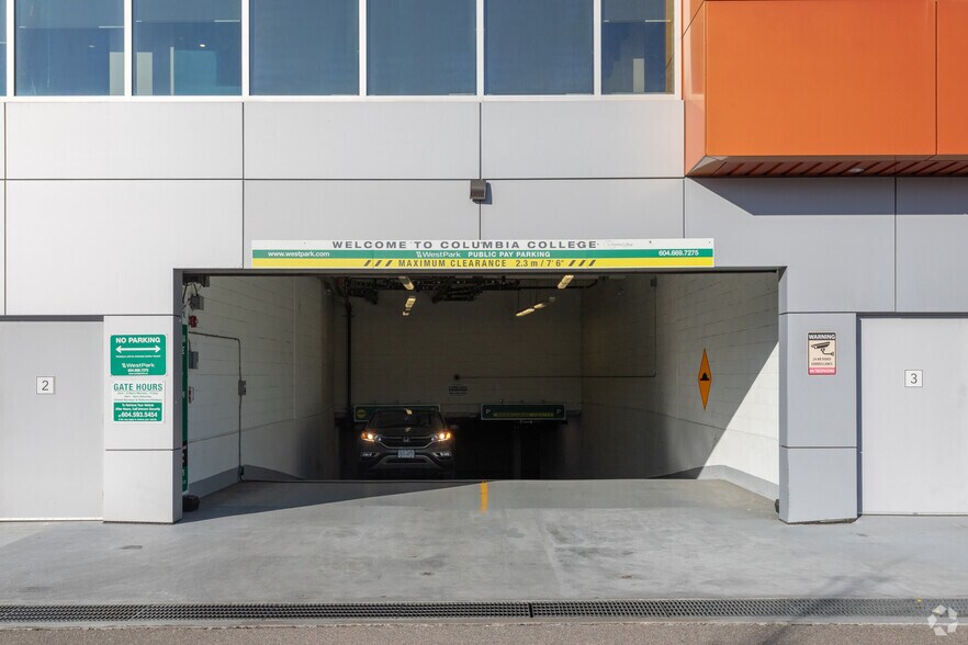 More Photos Of 438 Terminal Av, Vancouver Office For Lease