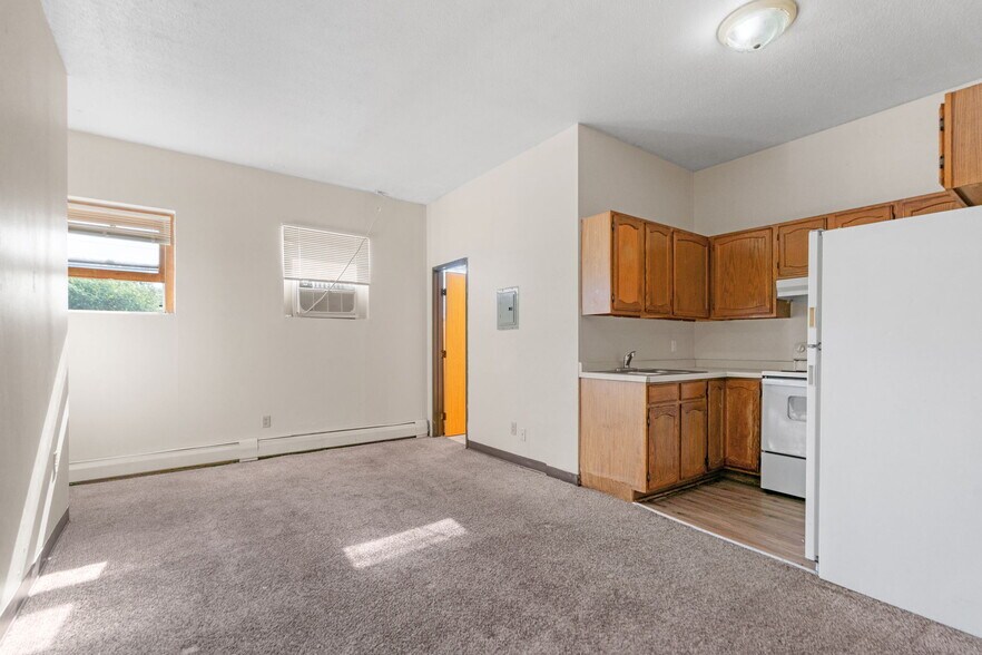 More Photos Of 904 Rice St, Saint Paul Apartments For Lease