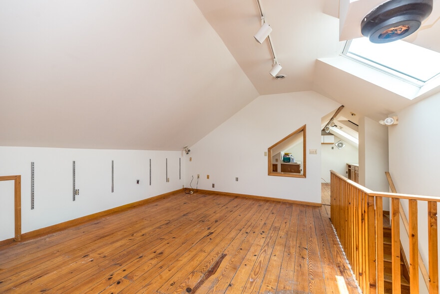 More Photos Of 4018 Durham Rd, Ottsville Storefront Retail Office For Sale