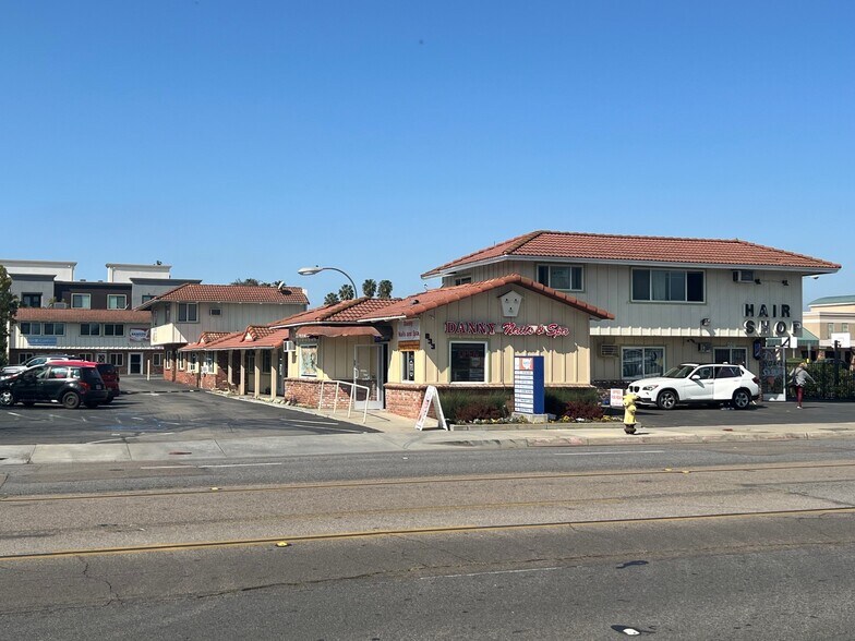 Primary Photo Of 633-667 N Escondido Blvd, Escondido Office For Lease