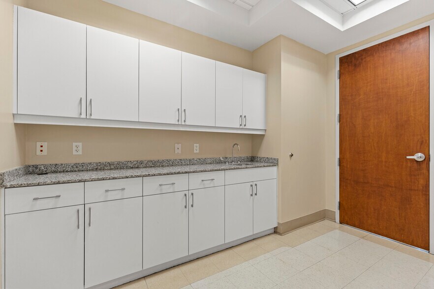 More Photos Of 8200 SW 117th Ave, Miami Medical For Lease