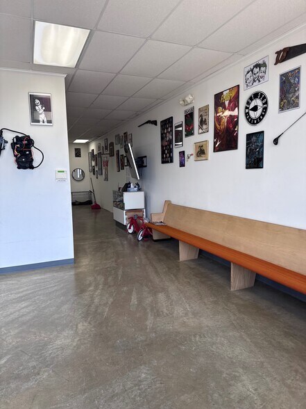 More Photos Of 1633 S Washington St, Millersburg Freestanding For Lease