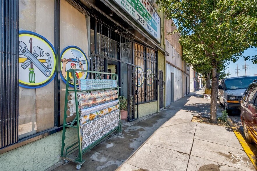 More Photos Of 4860 W Adams Blvd, Los Angeles Storefront Retail Residential For Lease