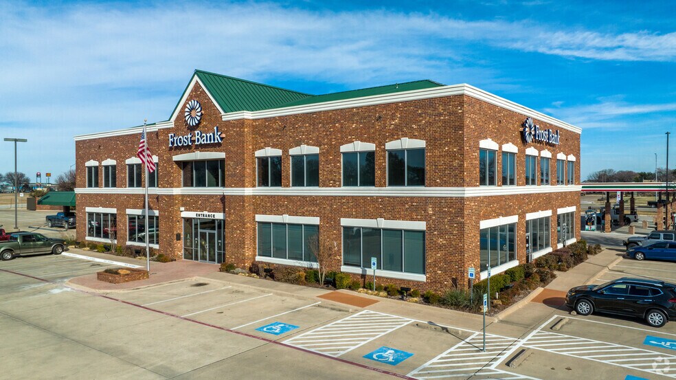 More Photos Of 3851 NE Loop 820, Fort Worth Office Residential For Lease