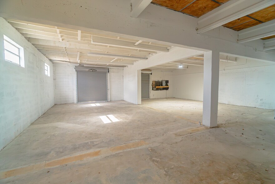 More Photos Of 2901 NW 39th St, Miami Unknown For Lease