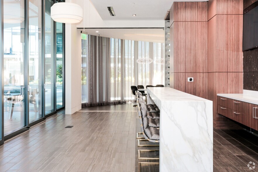 More Photos Of 1200 S Figueroa St, Los Angeles Apartments For Lease