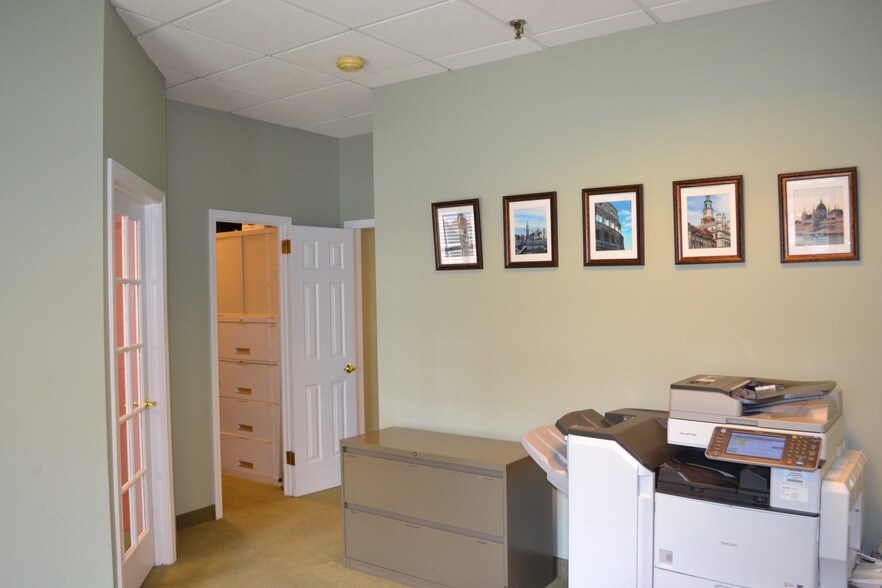 More Photos Of 1735 Post Rd, Fairfield Office For Lease