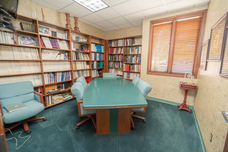 More Photos Of 100 S Santa Fe St, Visalia Medical For Sale