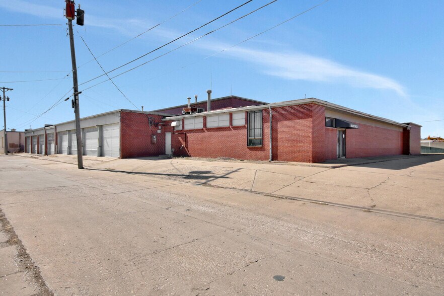 More Photos Of 901 E Morris St, Wichita Warehouse For Sale