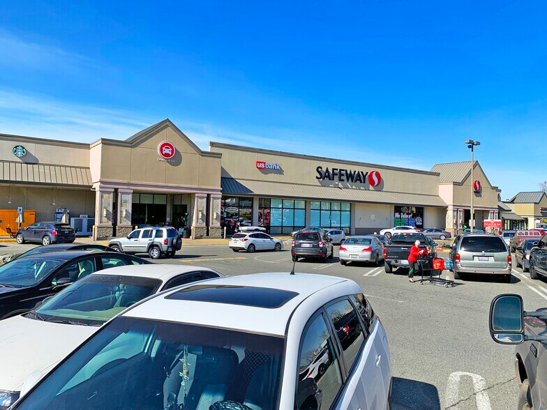 More Photos Of 900 Meridian Ave E, Milton General Retail For Lease