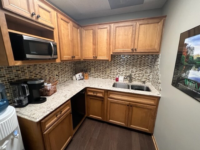 More Photos Of 4950-4960 Lincoln Dr, Edina Office For Sale
