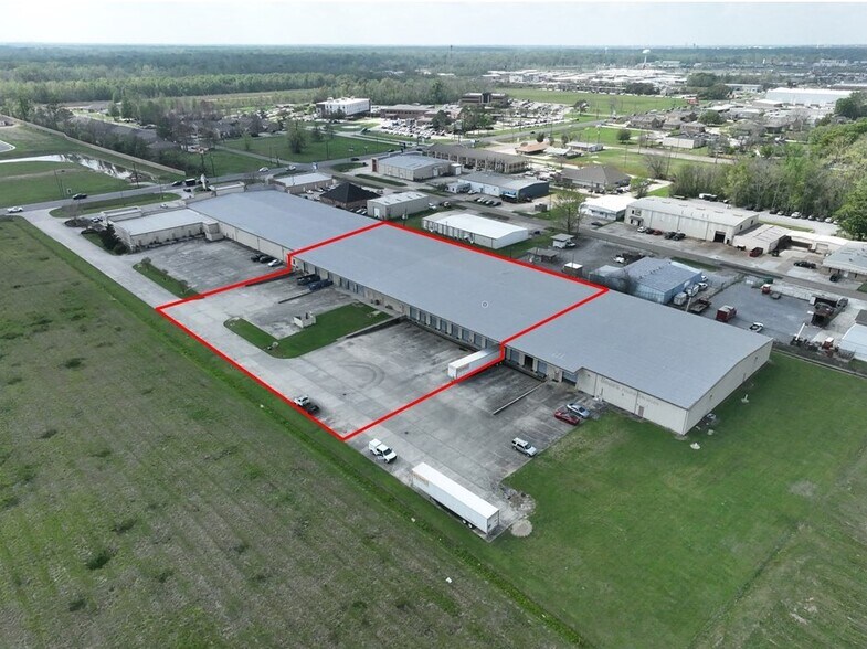More Photos Of 810 W Highway 30, Gonzales Warehouse For Lease