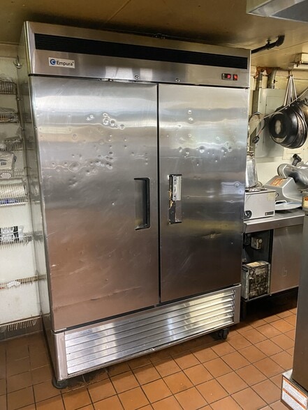 More Photos Of 17 Rowley St, Winsted Restaurant For Sale