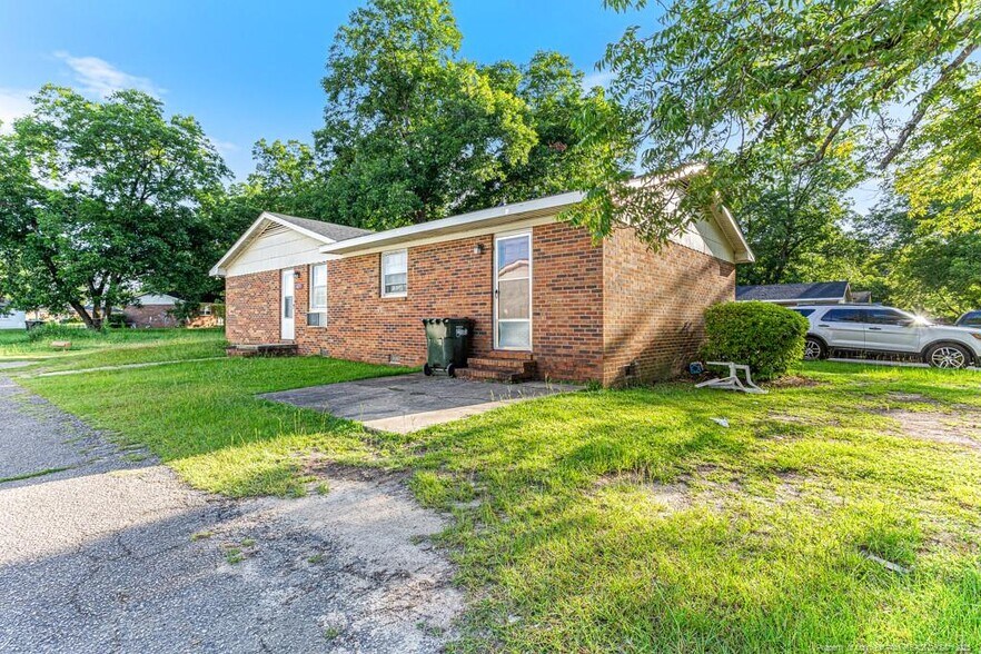 More Photos Of 6429 Starbrook Dr, Fayetteville Apartments For Sale
