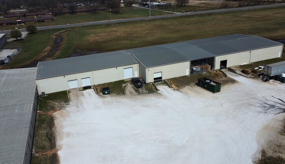 More Photos Of 2013 N 13th St, Rogers Freestanding For Sale