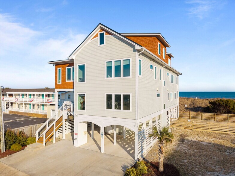 More Photos Of 312 Carolina Beach Ave N, Carolina Beach Office For Sale