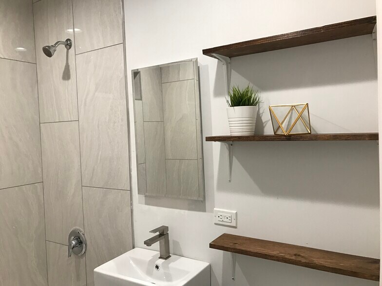 More Photos Of 3121 Silver Lake Blvd, Los Angeles Apartments For Sale