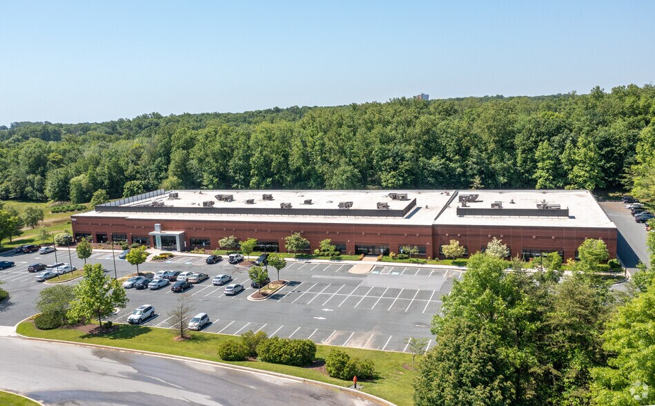 More Photos Of 7941 Corporate Dr, Baltimore Flex For Lease
