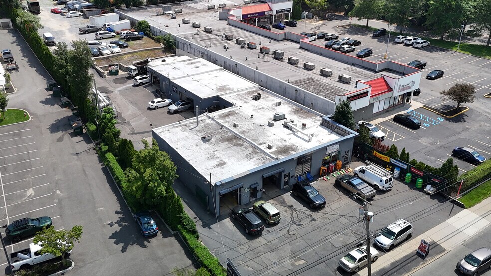 More Photos Of 1850 E Jericho Tpke, Huntington Auto Repair For Sale