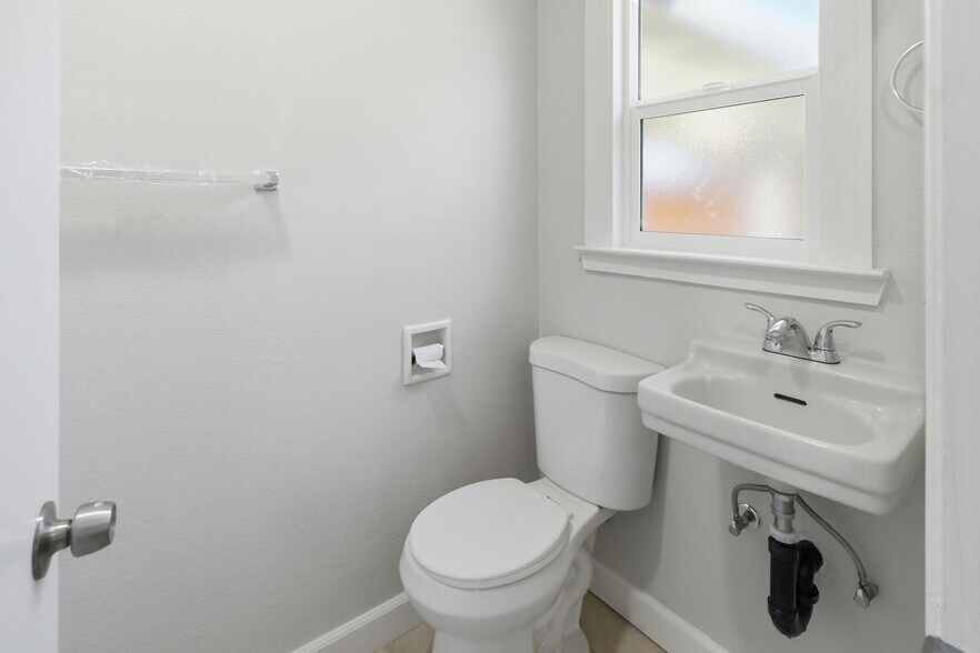 More Photos Of 2417 Springs Rd, Vallejo Daycare Center For Lease