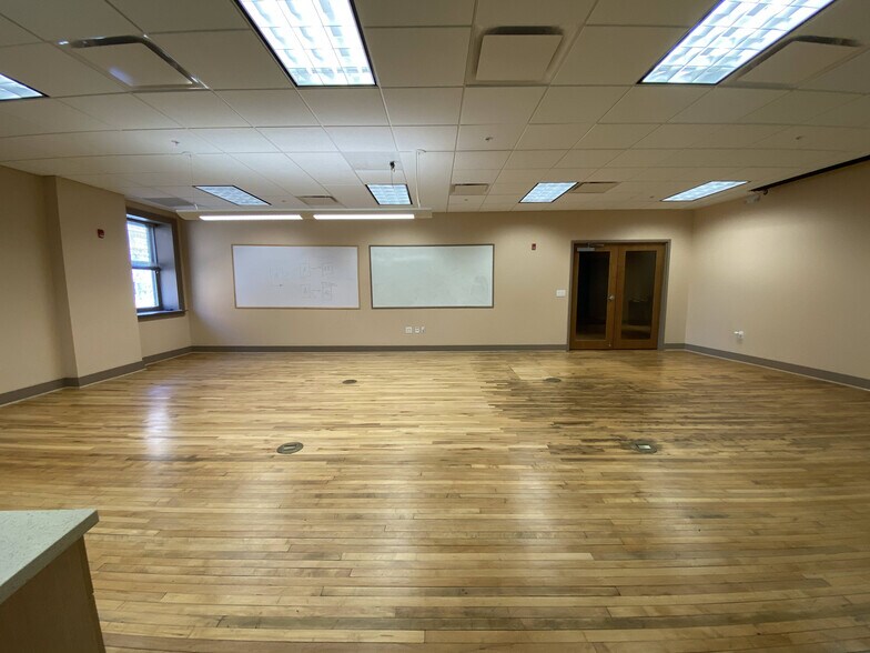 More Photos Of 686 Main St, Buffalo Loft Creative Space For Lease