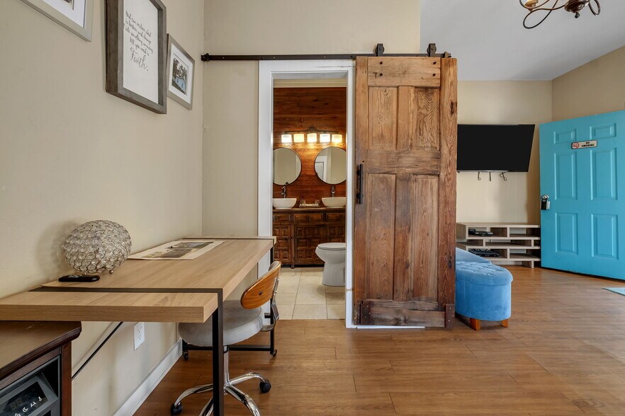 More Photos Of , Quincy Unknown For Sale