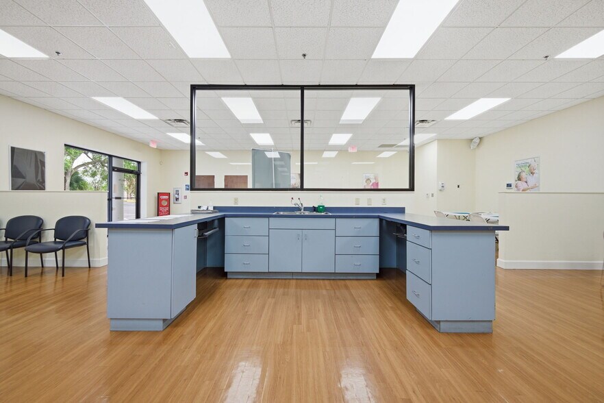 More Photos Of 433 SW 10th St, Ocala Medical For Sale