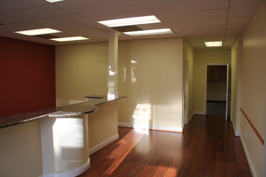 More Photos Of 117 Lane Dr, Rosenberg Unknown For Lease