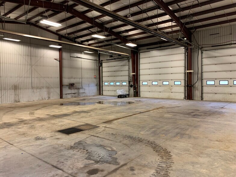 More Photos Of 4827 47 Av, Entwistle Industrial For Sale