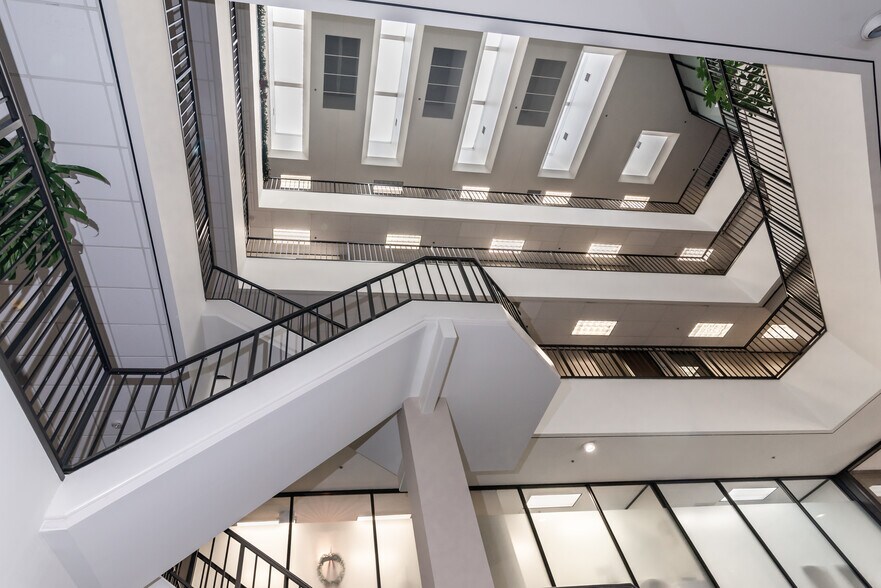 More Photos Of Private Office Space, Houston Office For Lease