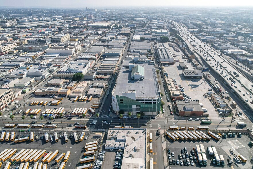 More Photos Of 1458 S San Pedro St, Los Angeles Unknown For Lease