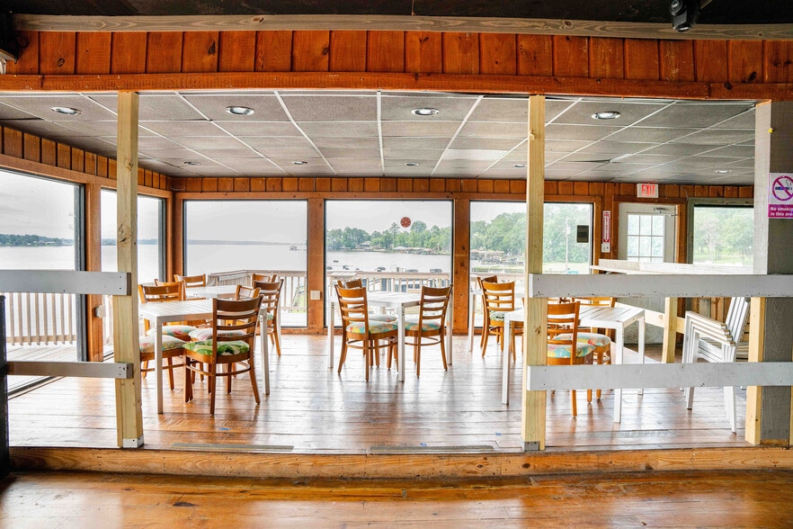 More Photos Of 371 Navaho Trl, Onalaska Hotel For Sale