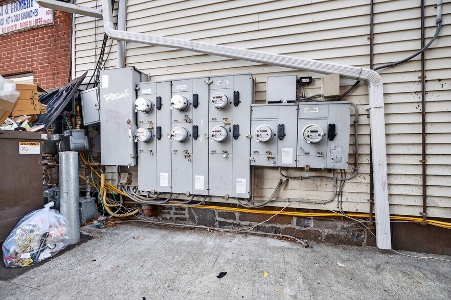 More Photos Of 1379 Chapel St, New Haven Storefront Retail Residential For Sale